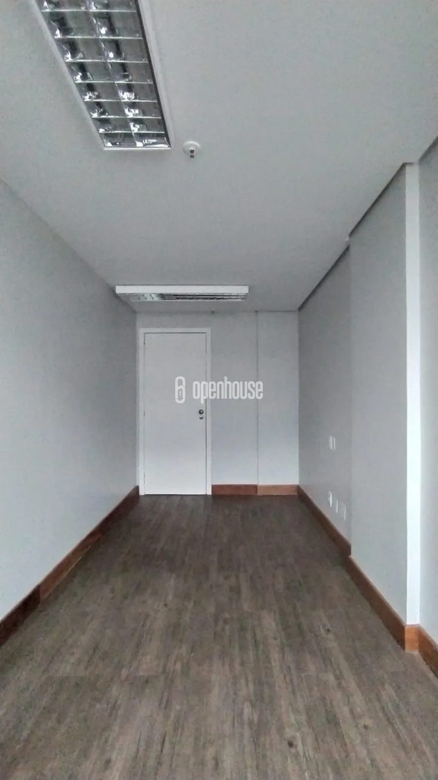 Sala Comercial de 40m² na Av. Carlos Gomes