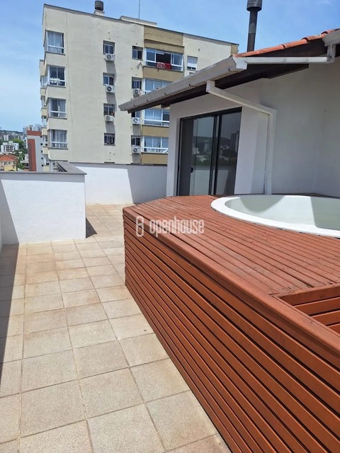 Cobrtura com 225 m² 3 Dormitórios 1 suíte 4 banheiros 1 vaga