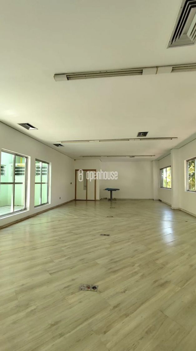 Salas Comerciais para alugar com 235 m² 4 vagas 5 banheiros